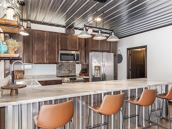 4th image of 1994 Simpson Rd