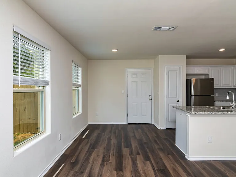 201 S May St #1 — Photo 10