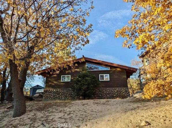 32996 Maple Ln, Green Valley Lake, CA 92341