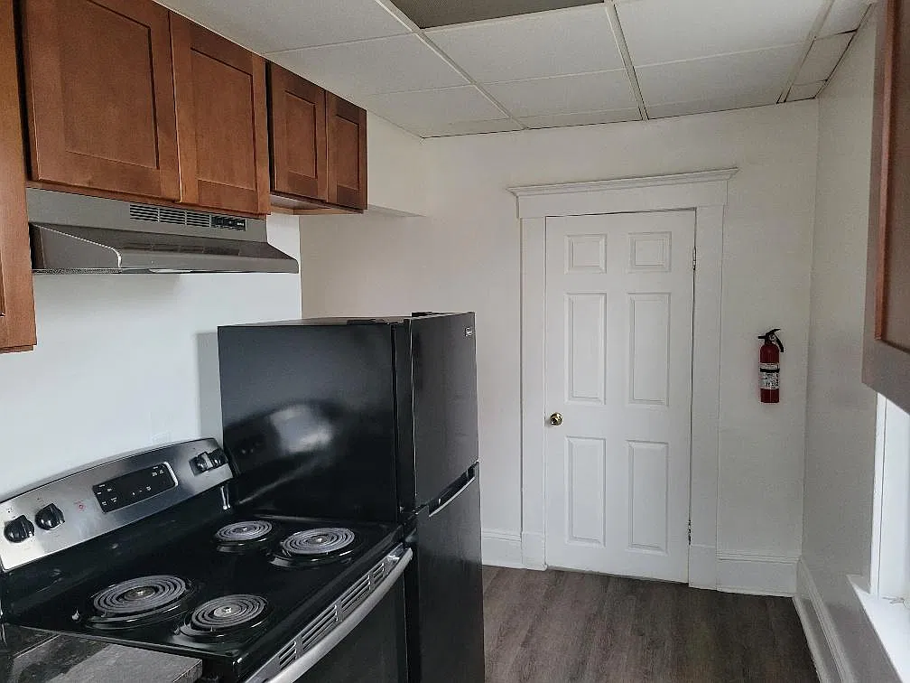 94 Hillcrest Ave — Photo 2