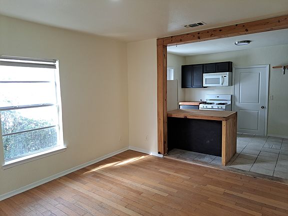 5th image of 2504 E 11th St