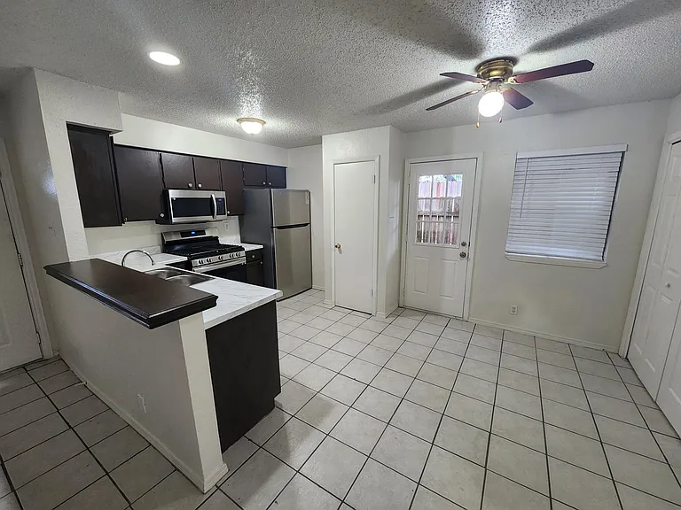 3804 Rocky Hollow Trl #A — Photo 16