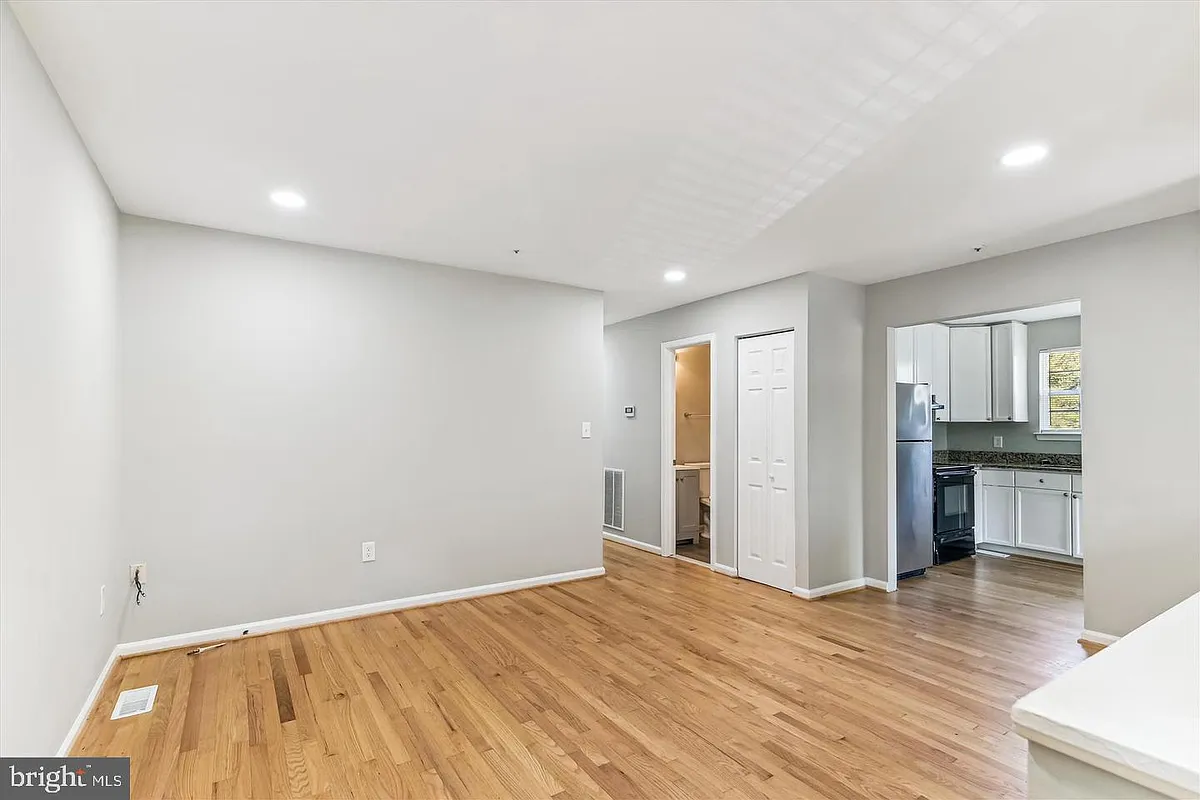 Building Photo - 13012 6th St