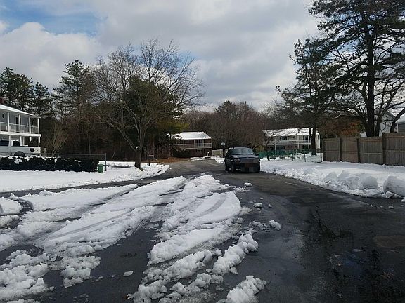 5th image of 16 Patricia Ln