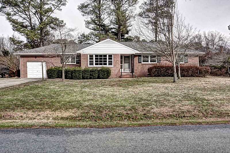 1st image of 105 Stanley Dr