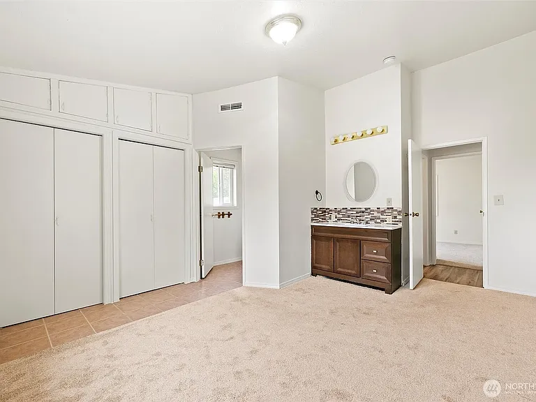 1695 Ruth St — Photo 15