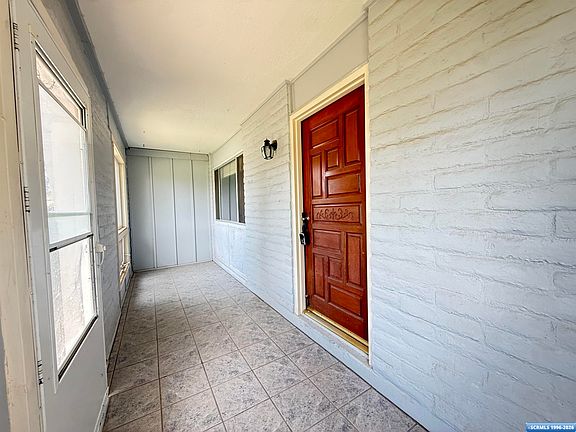 3rd image of 404 Malachite Ave