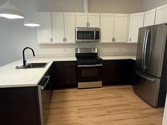 4th image of 1117 W Fayette St #114