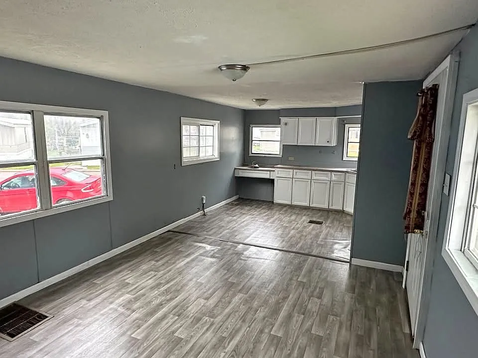 Maple Court MHP - 23 — Photo 2
