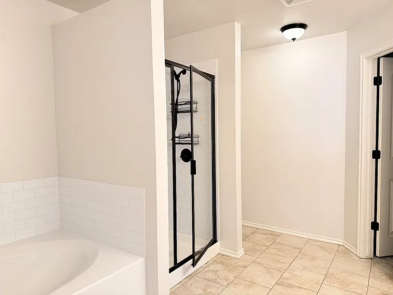 18600 Luna Dr — Photo 25