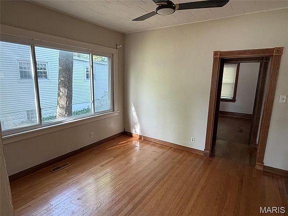 4th image of 216 S 9th St