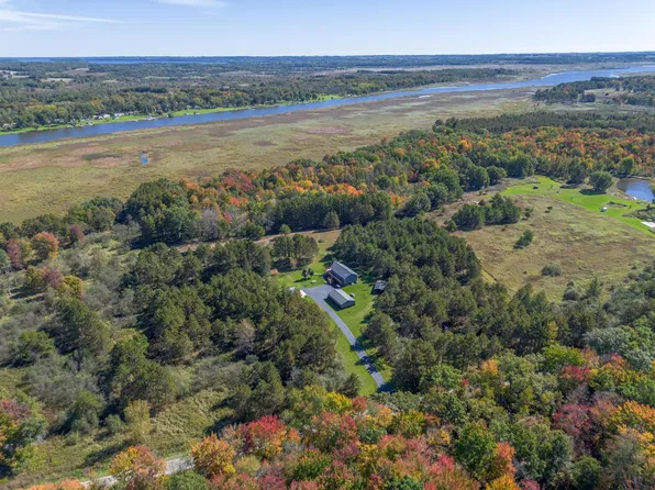 N4526 Pine ROAD E E, Montello, WI 53949