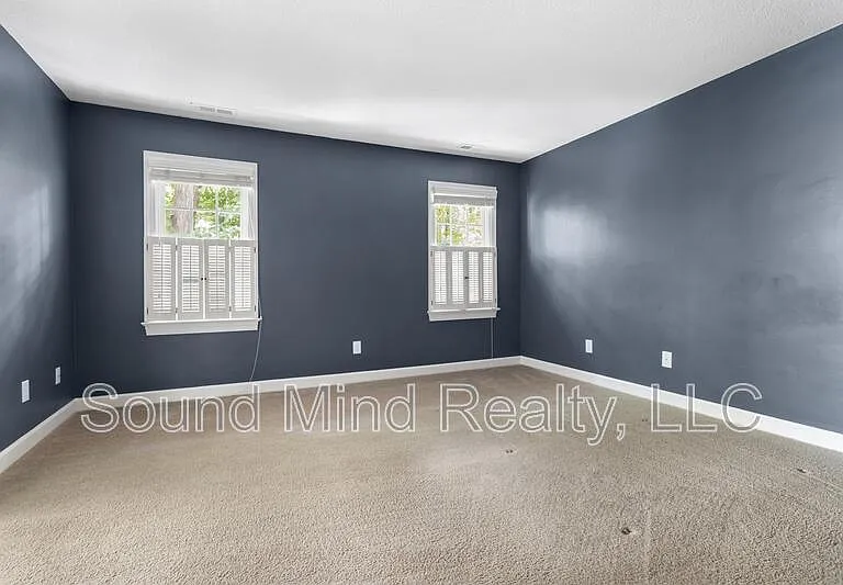 112 Lomond Ln — Photo 16
