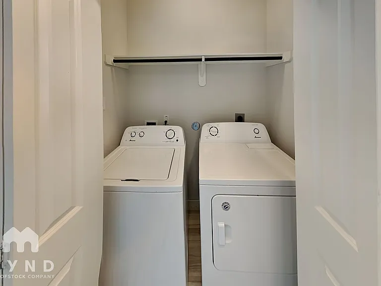 6910 Spring Vale Dr — Photo 16