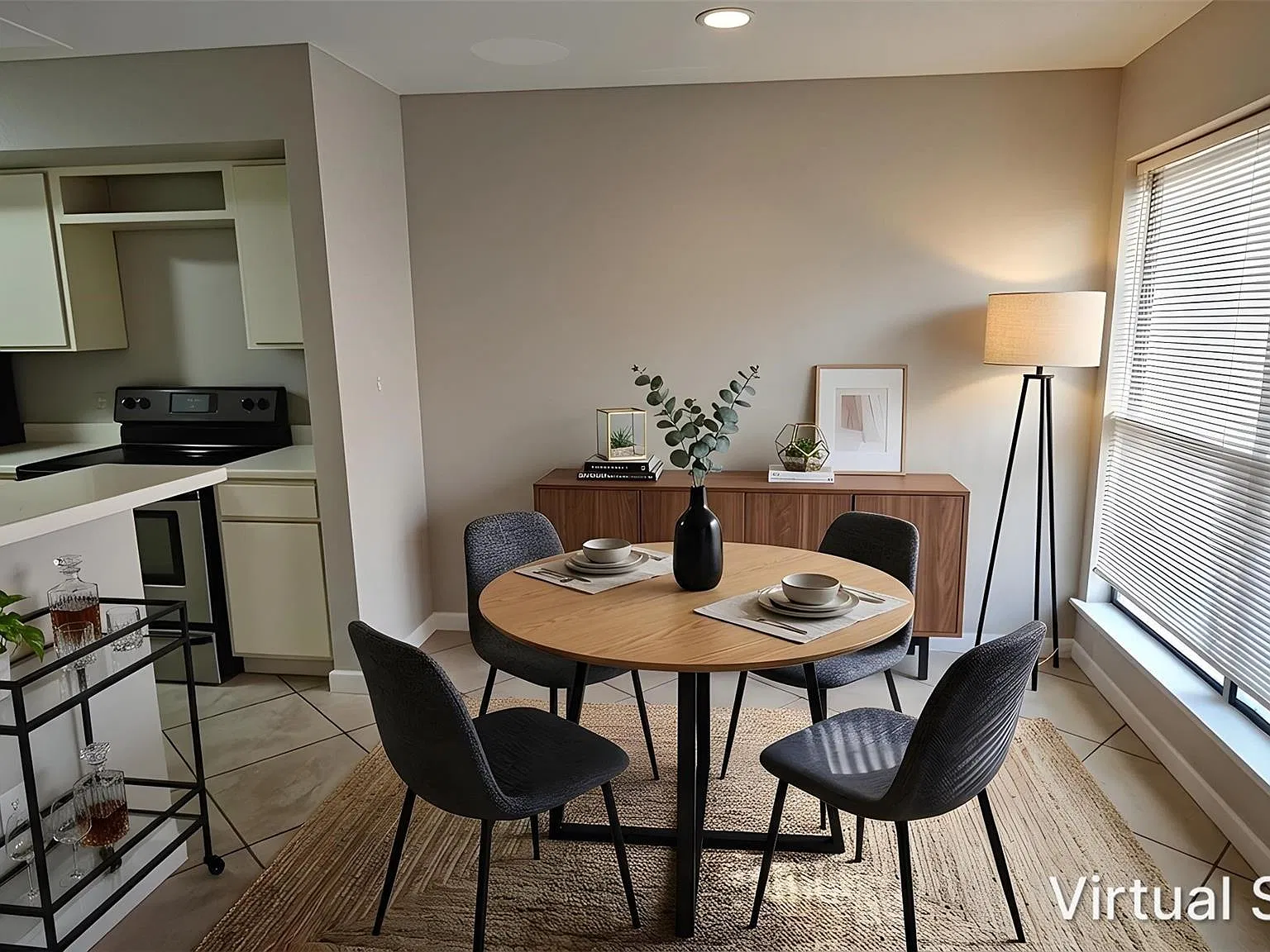 1 bed, 1.5 bath, 946 sqft, $975 — Photo 4