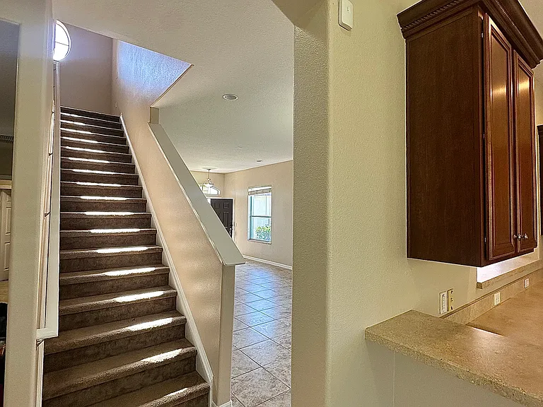 1762 Altavista Cir — Photo 9