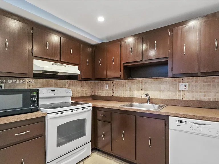 600 Three Islands Blvd #519 — Photo 4