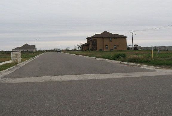 5th image of 3100 Academy Ave