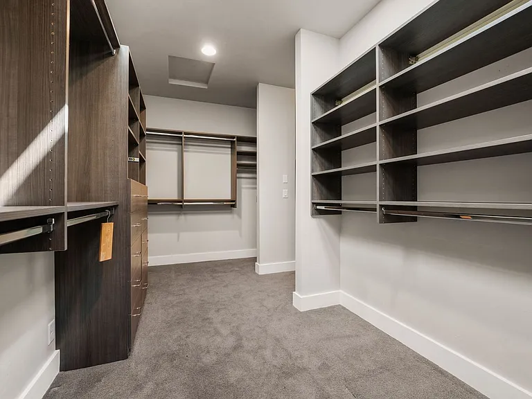 64144 Pioneer Loop — Photo 40