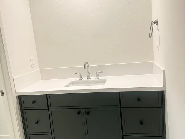1234 Las Palmas Ave — Photo 11