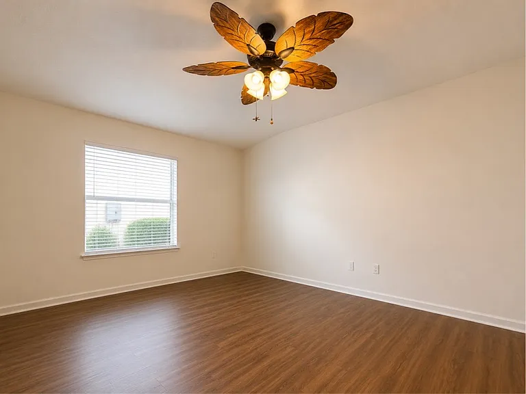 5204 Comfort Ct — Photo 27