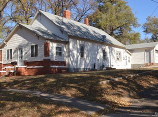 509 E 3rd St, Ellsworth, KS 67439