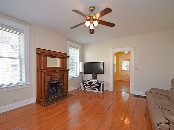 5th image of 1673 Blue Rock St