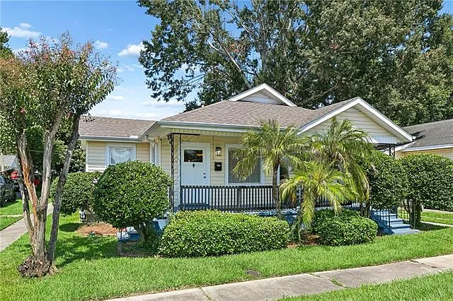 1 bed, 1.0 bath, 820 sqft, $1,325 — Photo 2