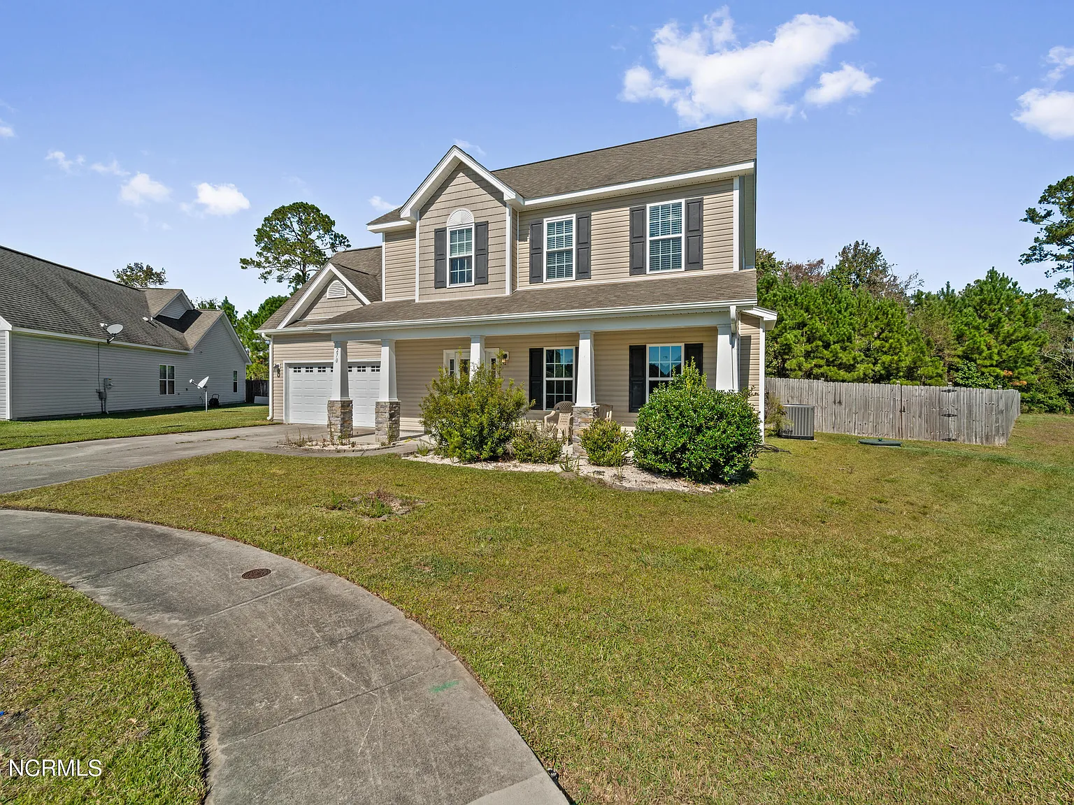 4 bed, 2.5 bath, 1733 sqft, $1,895 — Photo 4
