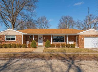 138 E Lincoln St, Greenview, IL 62642
