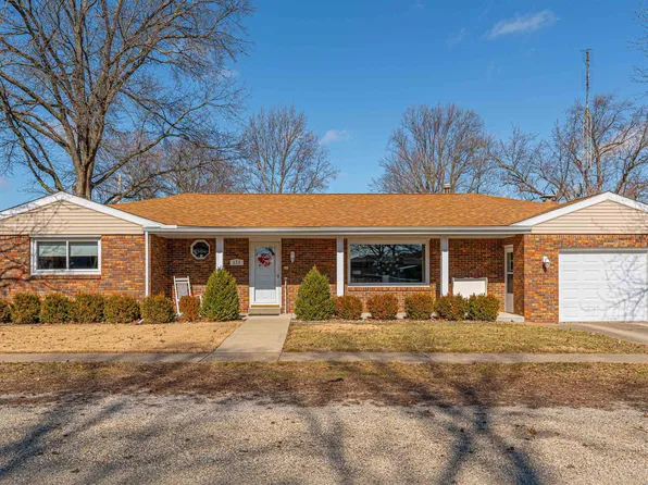 138 E Lincoln St, Greenview, IL 62642