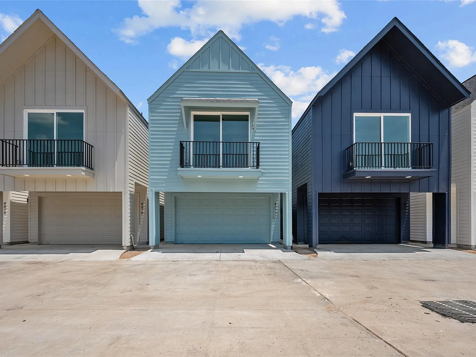 3 bed, 2.5 bath, 1648 sqft, $2,449 — Photo 2
