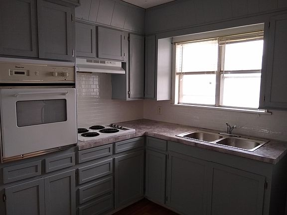 2nd image of 400 N Avenue K