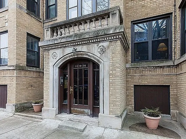 6008 N Glenwood Ave #3 — Photo 1