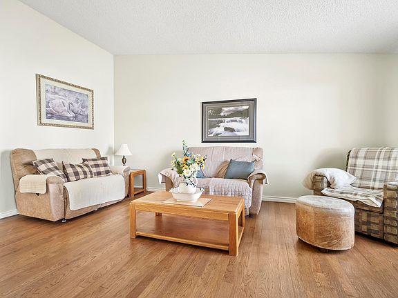 4th image of 15 Ritchie Way #4