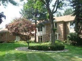 2170 Red Maple Dr, Troy, MI 48098