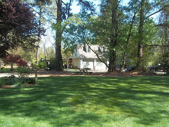 5th image of 220 Jethro Ln
