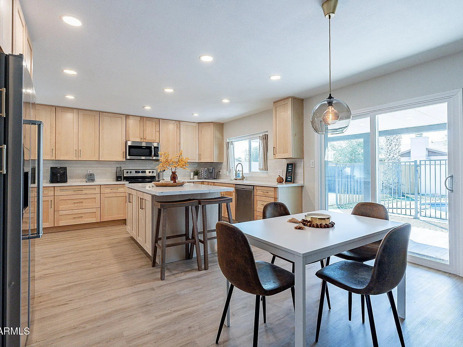 3 bed, 2.0 bath, 1498 sqft, $2,800 — Photo 3