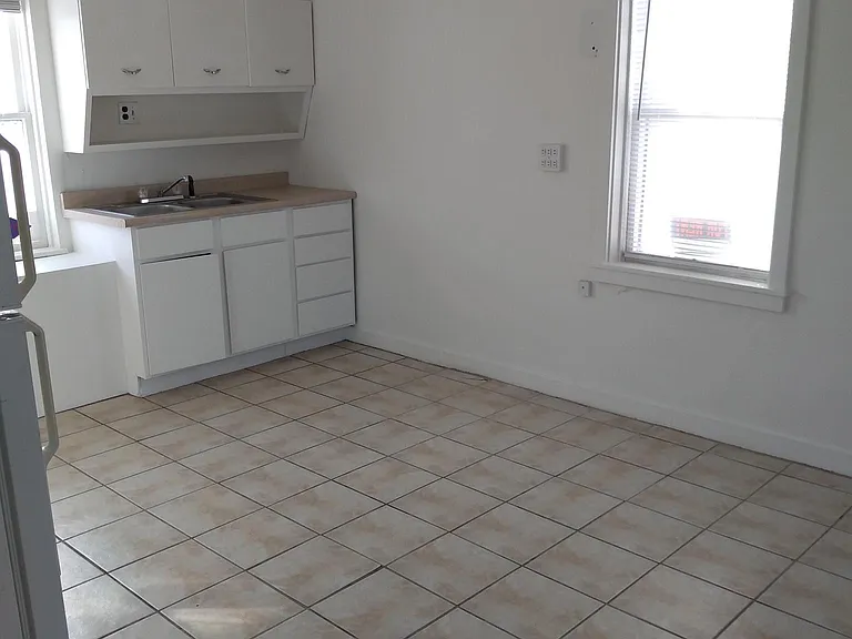 470 S Foch St #9 — Photo 5