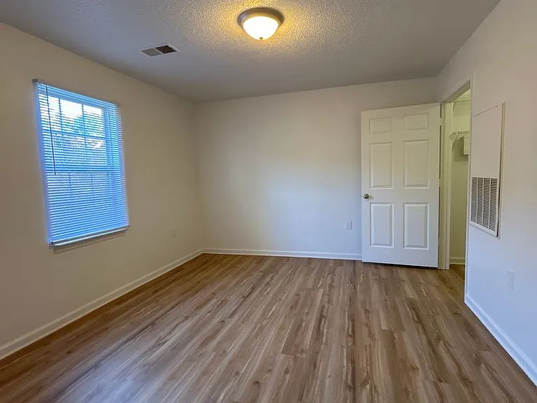 Arlington Apartments — Photo 112