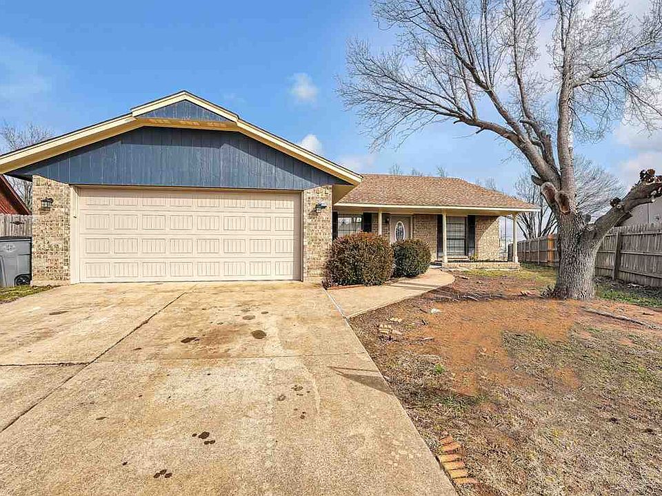 1st image of 7203 NW Maple Dr