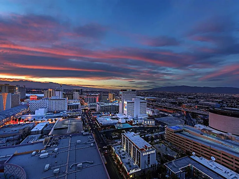 150 Las Vegas Blvd #1513 — Photo 46