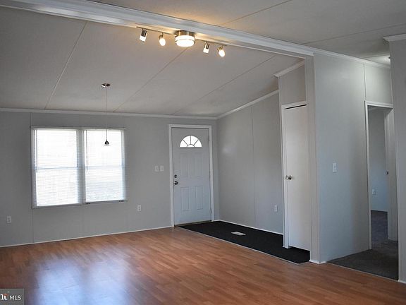 4th image of 11931 Heather Dr