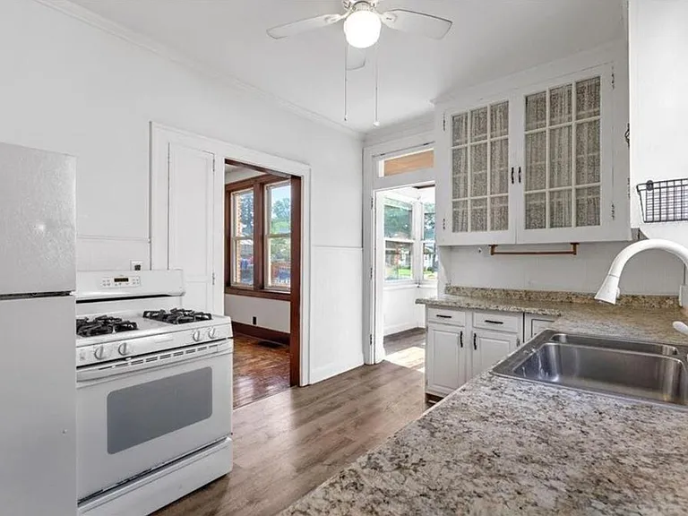 7119 Grand Ave — Photo 10