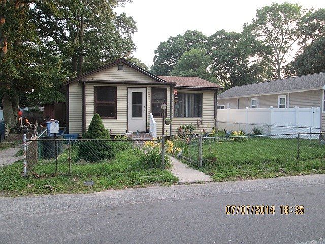 2nd image of 124 Carolina Ave