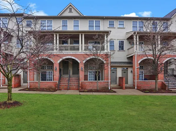 201 Amys Walk #60, Auburn Hills, MI 48326