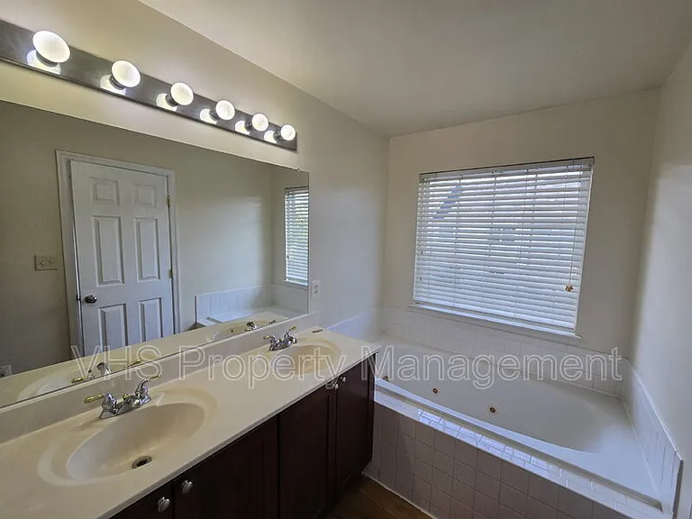 6186 Library Ln — Photo 25
