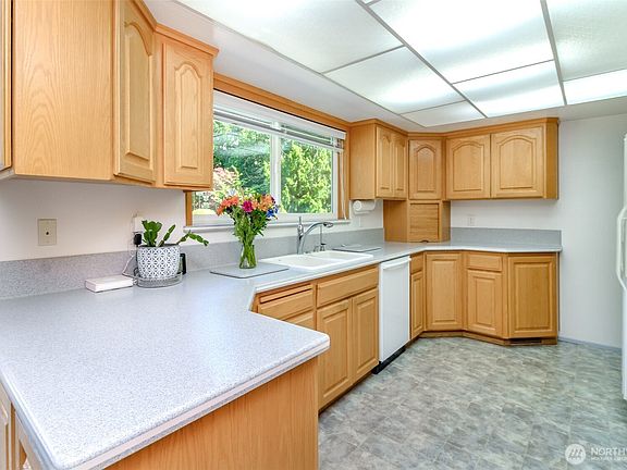 5th image of 13632 183rd Avenue SE