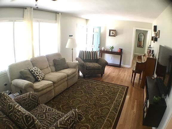 3rd image of 1304 McRee Dr