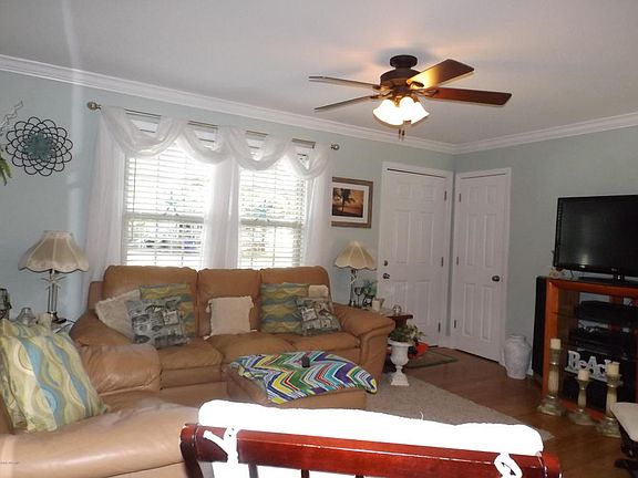 4th image of 337 NE 60th St